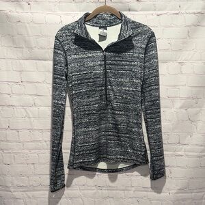 Nike Women's Black and Gray Long Sleeve lightweight Athletic Pullover Size Small